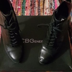 BCBG eneratiin boots